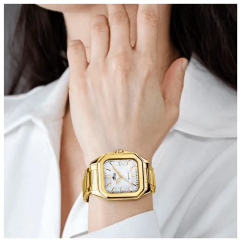 Дамски ръчен часовник с кварцов механизъм - корпус от Стомана - Златна верижка - цвят Седеф