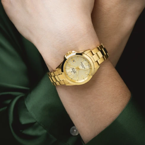 Дамски ръчен часовник с кварцов механизъм - корпус от Стомана - Стоманена верижка - цвят Шампанско Злато