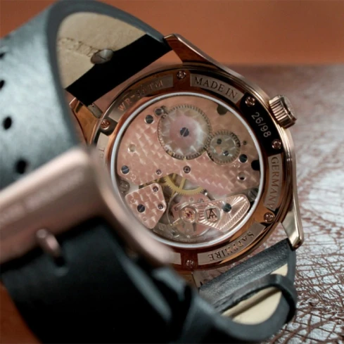 Мъжки ръчен часовник с механичен механизъм - корпус от Стомана - Естествена кожа - цвят Черен Черен