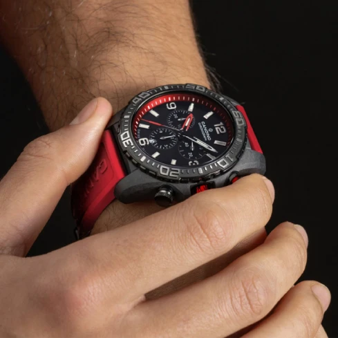 Мъжки ръчен часовник с кварцов механизъм - корпус от Карбон - Каучук - цвят Черен