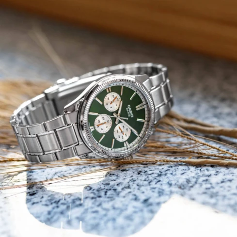 Мъжки ръчен часовник с кварцов механизъм - корпус от Стомана - Стоманена верижка - цвят Зелен