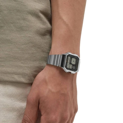 Мъжки ръчен часовник с кварцов механизъм - корпус от Полимер - Стоманена верижка - цвят Черен