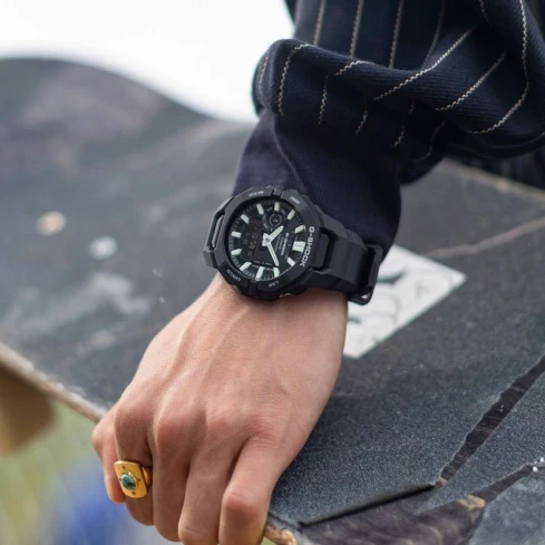 Мъжки ръчен часовник с кварцов механизъм - корпус от Полимер - Полимер - цвят Черен