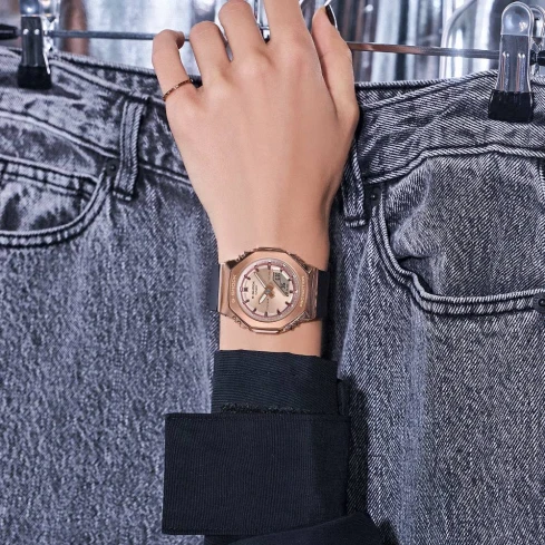 Дамски ръчен часовник с кварцов механизъм - корпус от Стомана - Полимер - цвят Розов