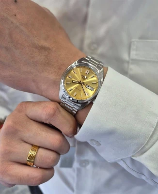 Мъжки ръчен часовник с автоматичен механизъм - корпус от Стомана - Стоманена верижка - цвят Златист