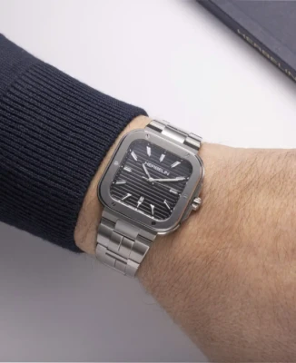 Мъжки ръчен часовник с кварцов механизъм - корпус от Стомана - цвят Черен