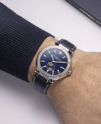 Унисекс ръчен часовник с кварцов механизъм - корпус от Стомана - Естествена кожа - цвят Син