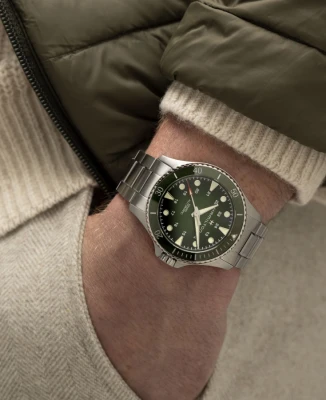 Hamilton H82525160 Khaki Navy Scuba Auto 43 mm - Мъжки ръчен часовник с автоматичен механизъм - корпус от Стомана - Стомана - цвят Зелен