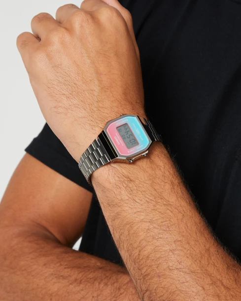 Мъжки ръчен часовник с кварцов механизъм - корпус от Полимер - Стоманена верижка - цвят Сив Сив