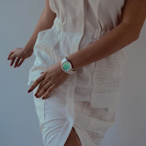 Дамски ръчен часовник с кварцов механизъм - корпус от Стомана - Стоманена верижка - цвят Зелен Зелен
